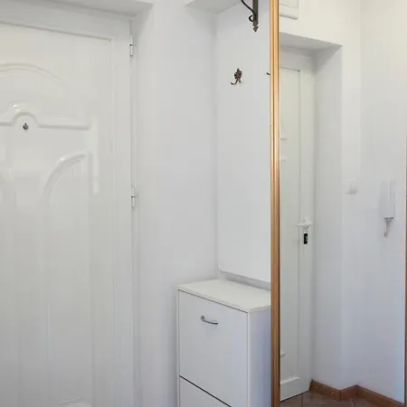 Apartment Lanela *