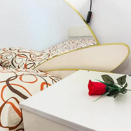 Lanela アパート ザダル